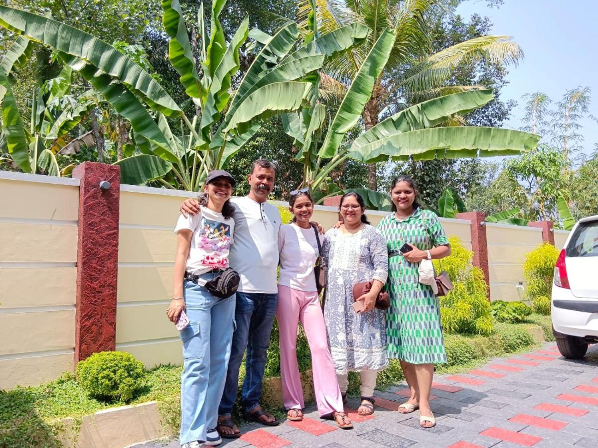 Marina Suites Airport Hotel Kochi Exterior foto