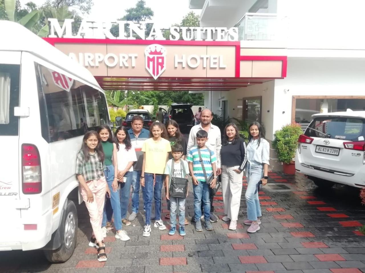Marina Suites Airport Hotel Kochi Exterior foto