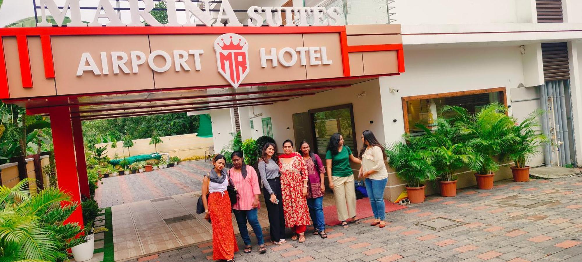 Marina Suites Airport Hotel Kochi Exterior foto